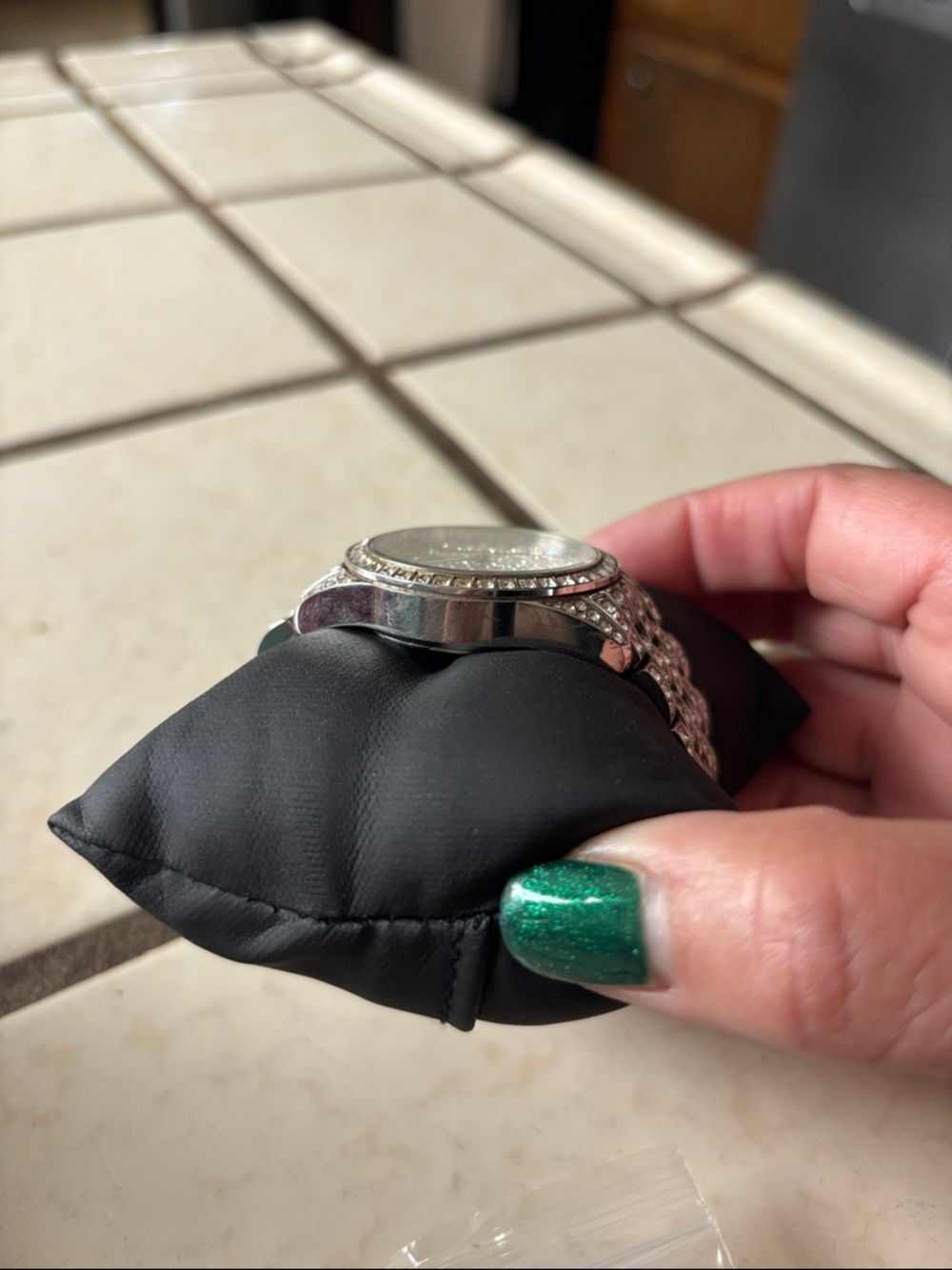JUICY COUTURE “TIMEPIECE” Swarovski Crystal Pavé Statement Watch. - Picture 9 of 10